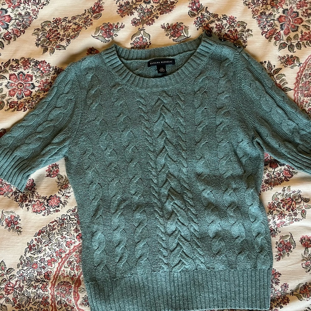 Banana Republic short sleeve cable knit sweater